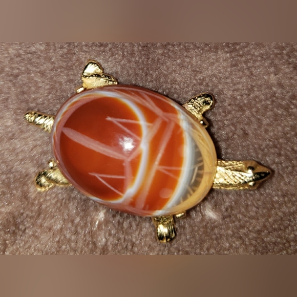 VINTAGE AGATE TURTLE BROOCH - Picture 2 of 8